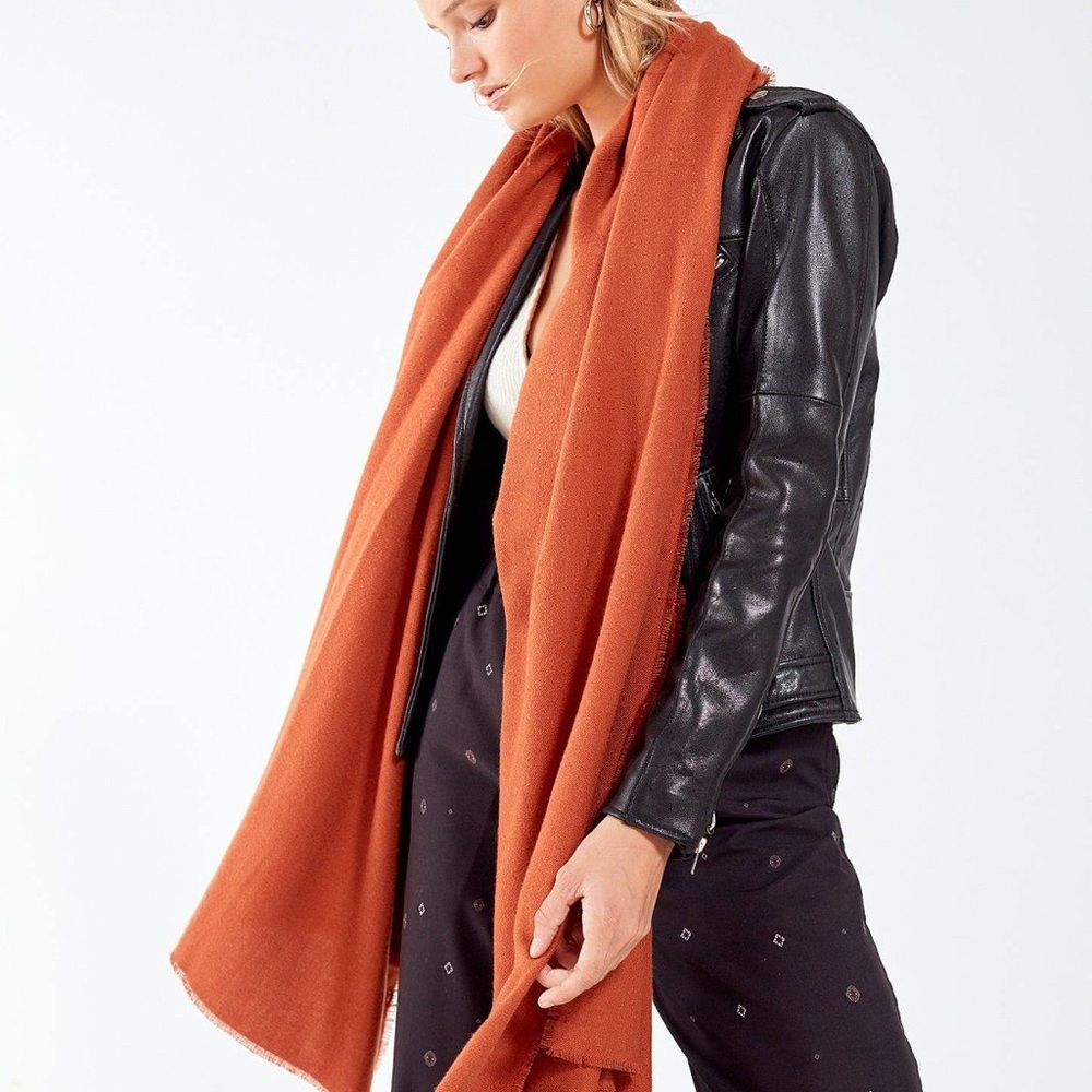 URBAN OUTFITTERS BLANKET SCARF